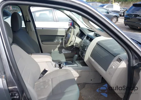 2010 Ford Escape Xlt z USA, uszkodzony, nr VIN 1FMCU9DG6AKB09108